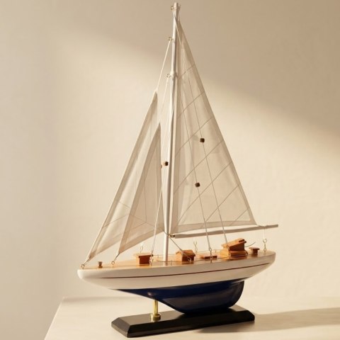 Model Jachtu Drewniany Wysokość 42cm - M1