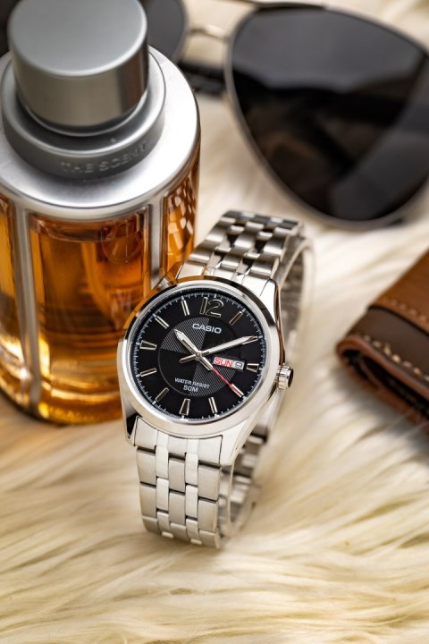 ZEGAREK MĘSKI CASIO MTP-1335D 1AV (zd026a) + BOX