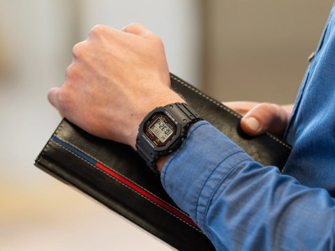 Zegarek Casio G-Shock DW-5000R-1AER